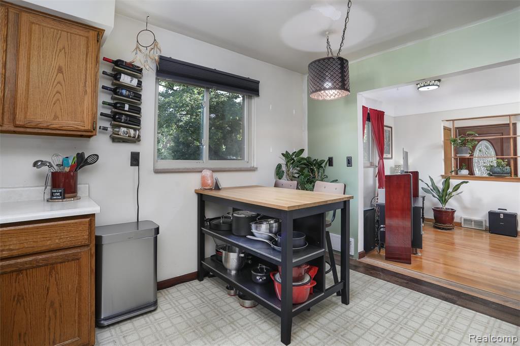 9912 Deering Street, Livonia, MI 48150 — Photo 14