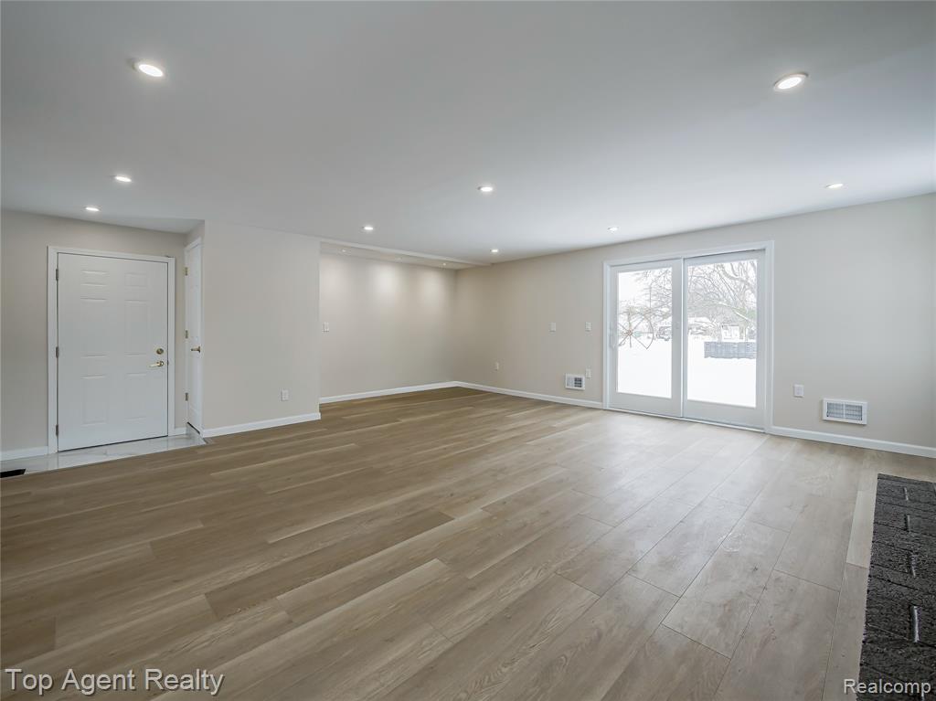 20580 21 Mile Road, Macomb, MI 48044 — Photo 12