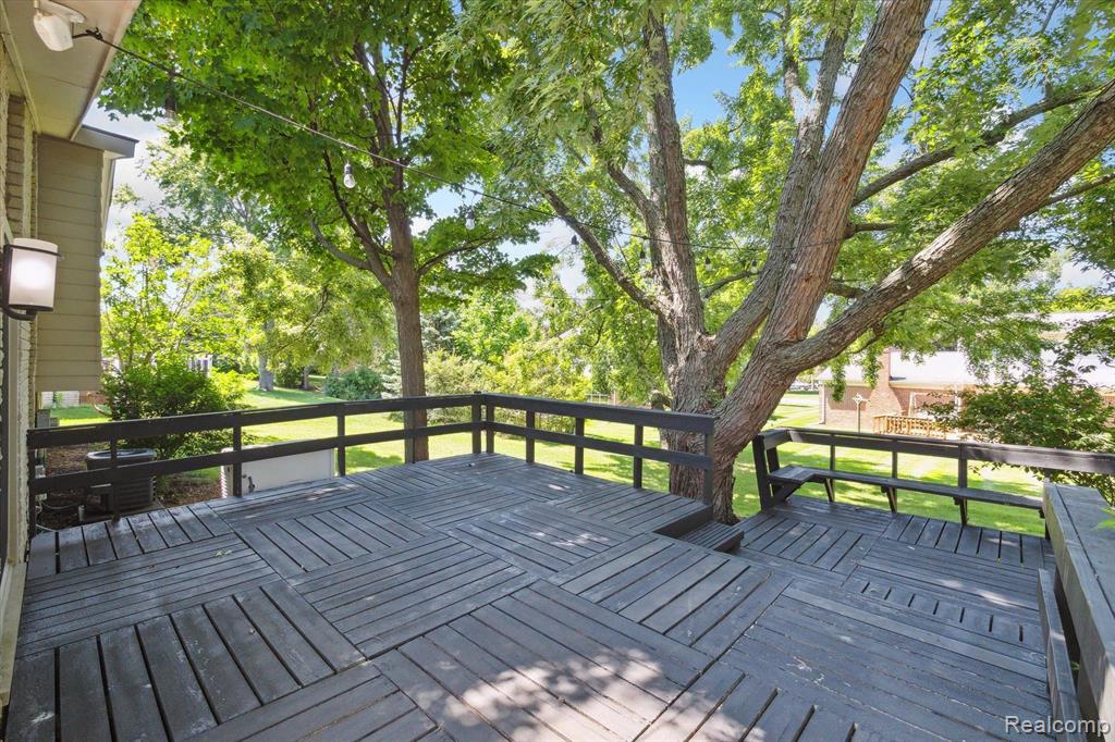 427 Rolling Green Circle S, Rochester Hills, MI 48309 — Photo 47