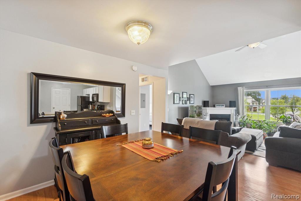 1012 SHIAWASSEE Circle, Howell, MI 48843 — Photo 15
