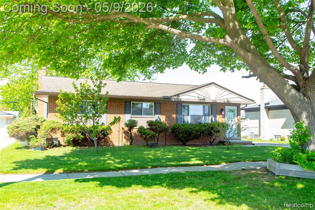 33301 Janet, Fraser, MI 48026 — Photo 2