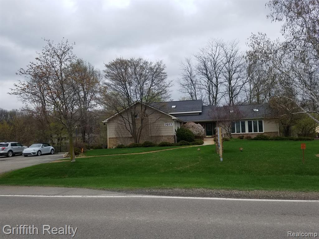 7077 FIELDCREST Drive