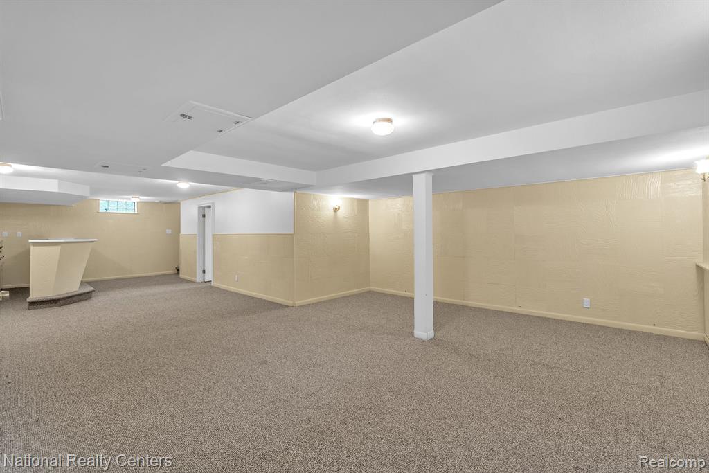 9001 E PERRIN Street, Livonia, MI 48150 — Photo 30
