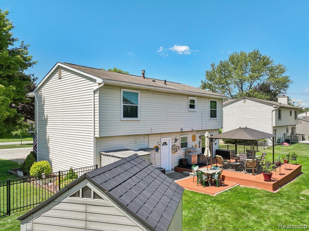 23244 CRANBROOKE Drive, Novi, MI — Photo 39