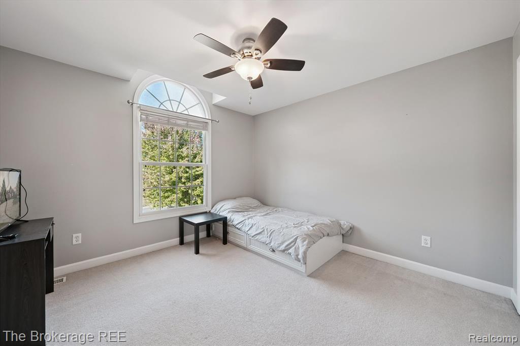 8000 Barrington Lane, Clarkston, MI 48348 — Photo 33