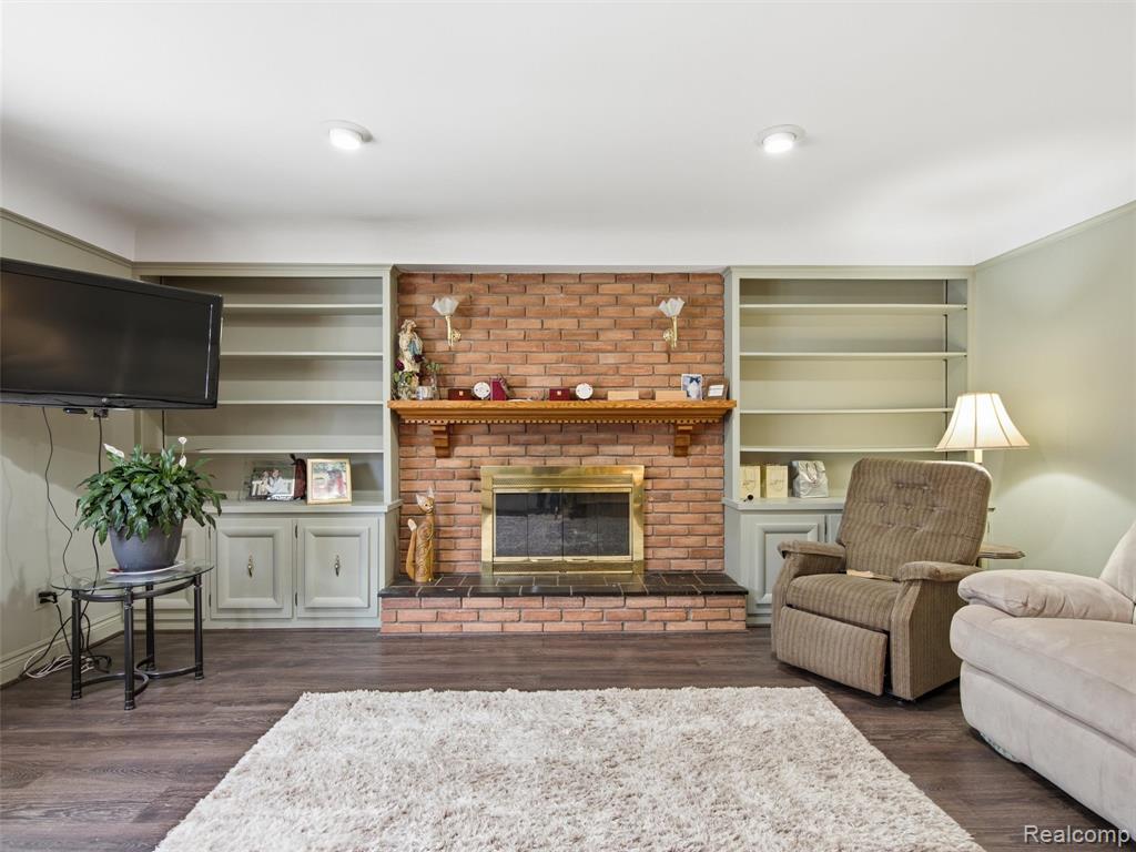 883 Briarcliff Drive, Grosse Pointe, MI 48236 — Photo 21