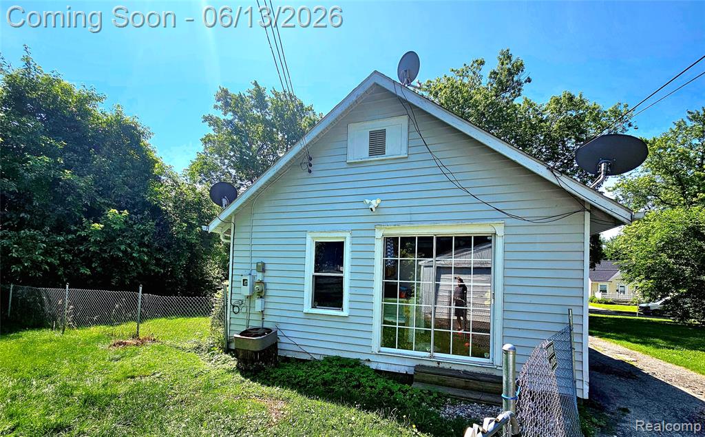 675 E Beverly Avenue, Pontiac, MI 48340 — Photo 10
