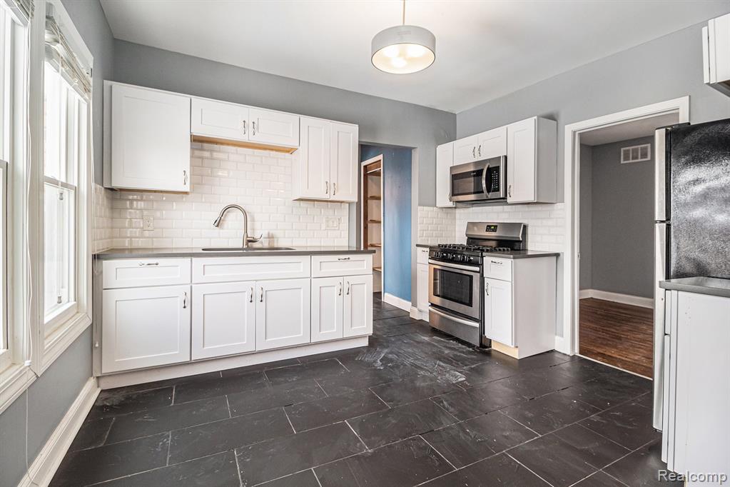 595 Belmont Street, Detroit, MI 48202 — Photo 10