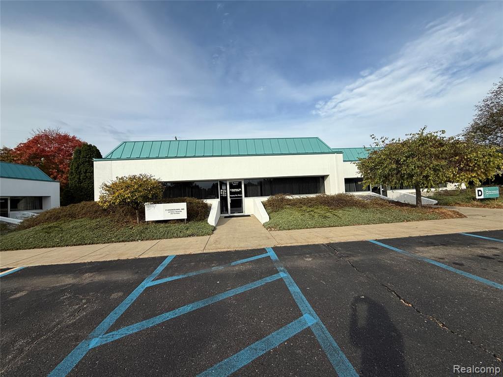 4007 W Court Street, Flint, MI 48532 — Photo 3