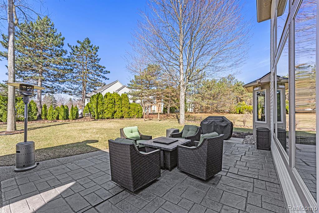 6634 SAINT ANDREWS Drive, Shelby Twp, MI 48316 — Photo 36