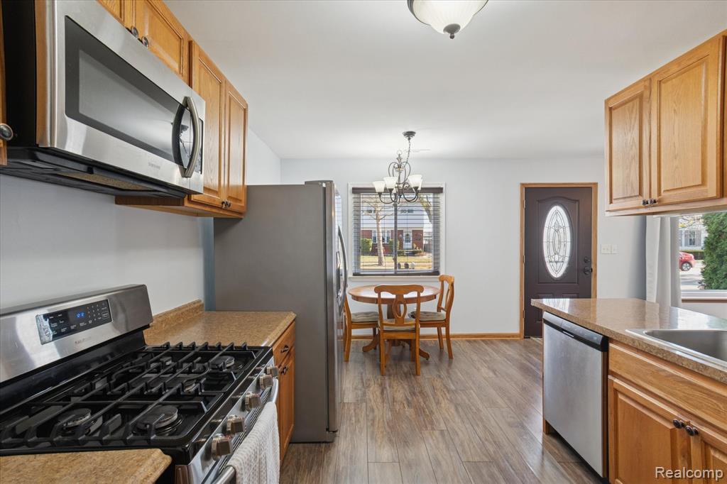 25898 Fairgrove Street, Woodhaven, MI 48183 — Photo 13