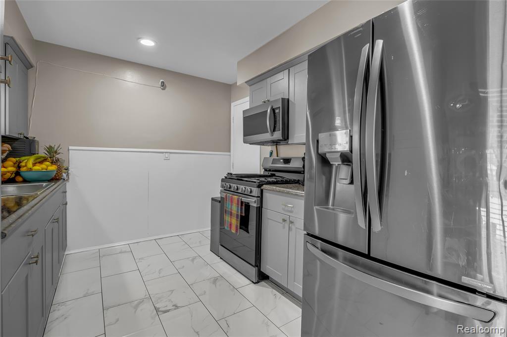 245 N Walnut Street, Mount Clemens, MI 48043 — Photo 9