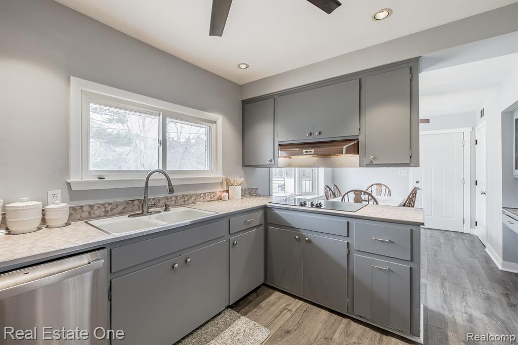 475 S Coats Road, Oxford, MI 48371 — Photo 11