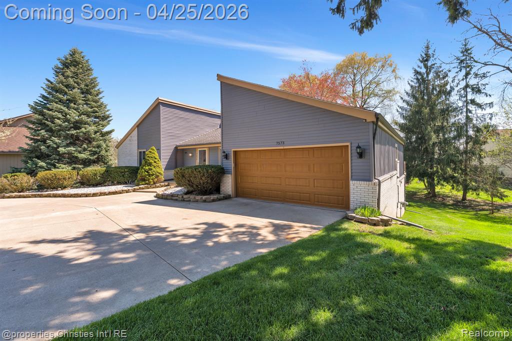 7573 Ashburton Court, West Bloomfield, MI — Photo 6