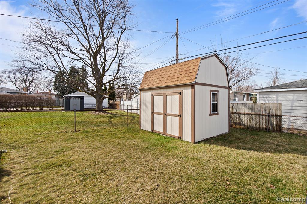 8573 SAN MARCO Boulevard, Sterling Heights, MI 48313 — Photo 27