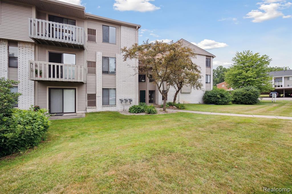 32013 W 12 MILE Road, 306, Farmington Hills, MI 48334 — Photo 33