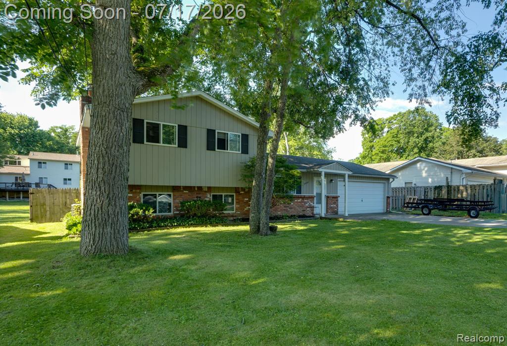 5535 Lake Vista Drive, Waterford, MI 48327 — Photo 2