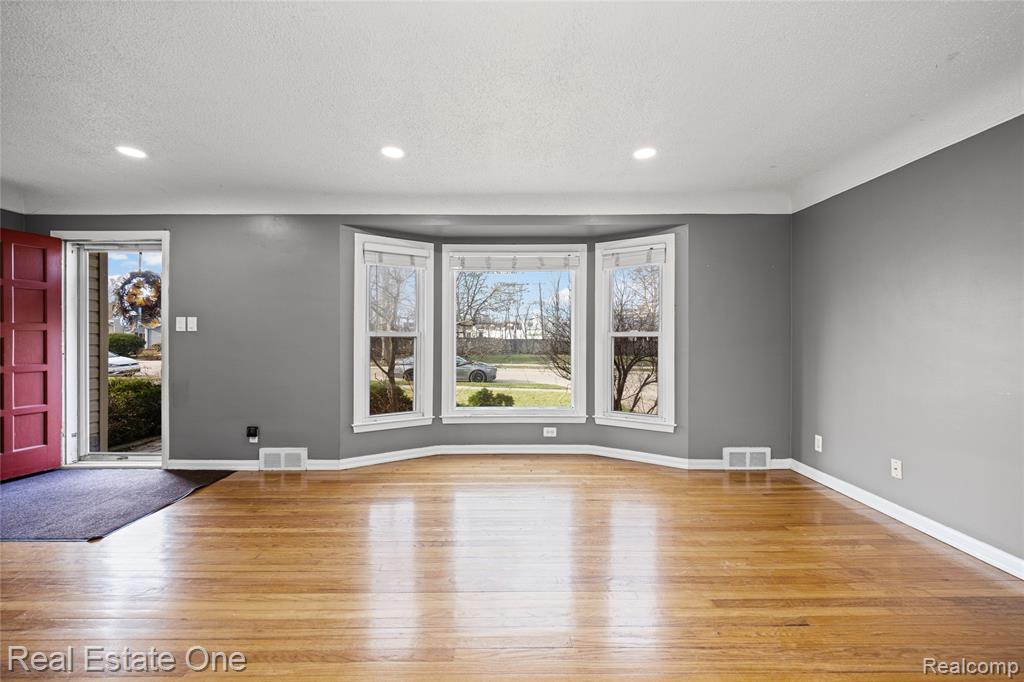 4313 Berkshire Road, Royal Oak, MI 48073 — Photo 9