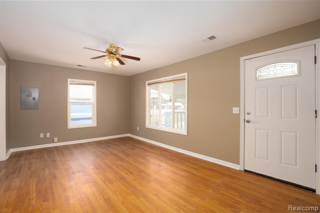 3421 N Genesee Road, Flint, MI 48506 — Photo 5