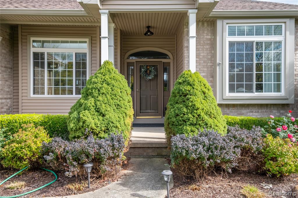 2410 Torrey Grove Court, Fenton, MI 48430 — Photo 3