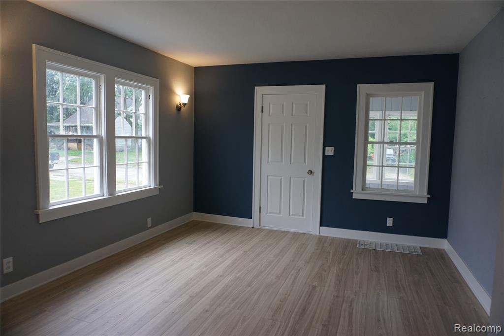 4209 CUSTER Avenue, Flint, MI 48507 — Photo 5