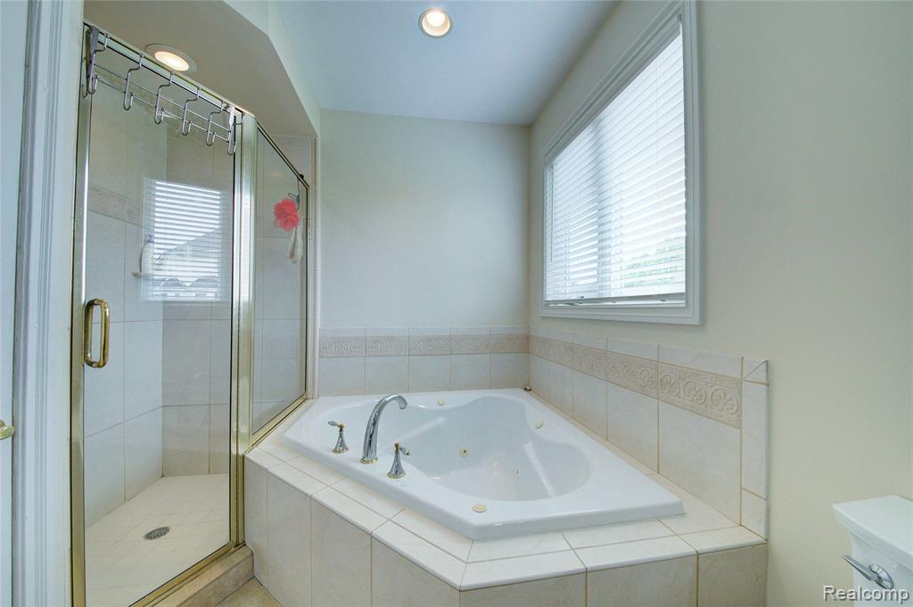 4935 Maceri Circle, Sterling Heights, MI 48314 — Photo 23