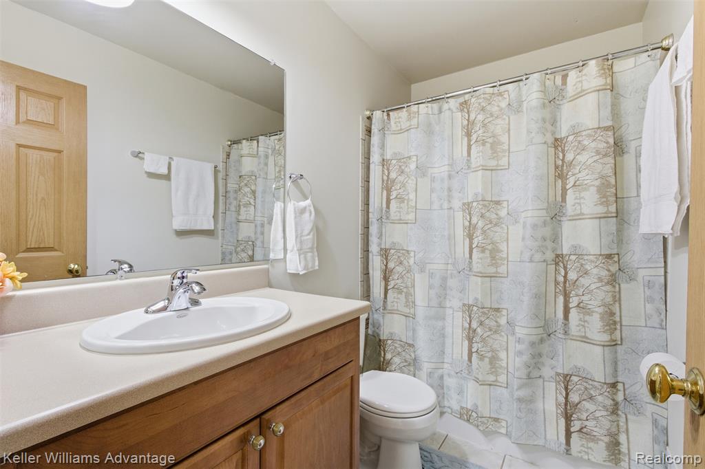 3164 Woods Circle, Detroit, MI 48207 — Photo 17