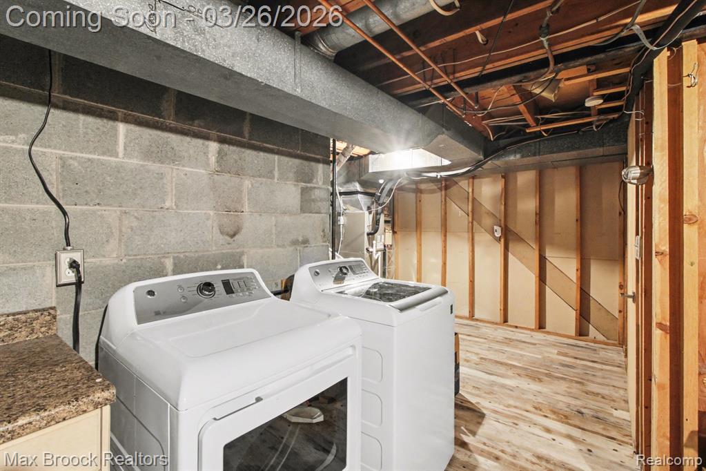 2261 Avondale Street, Sylvan Lake, MI 48320 — Photo 19