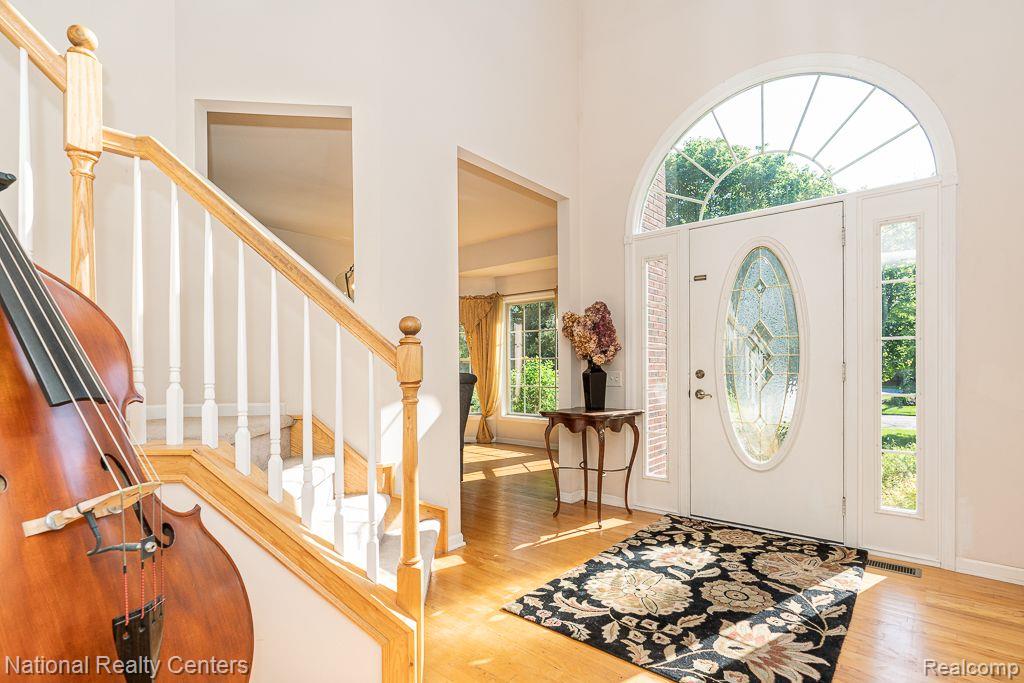 7914 BROOKWOOD Drive, Clarkston, MI 48348 — Photo 3