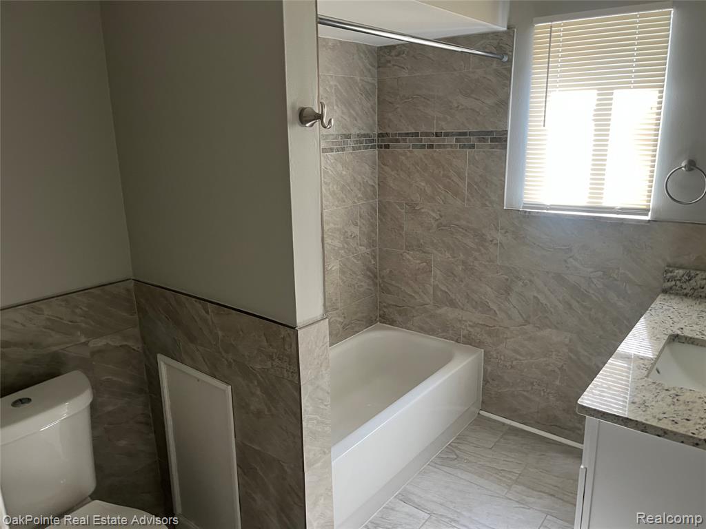 500 E Maplehurst Street, Ferndale, MI 48220 — Photo 9
