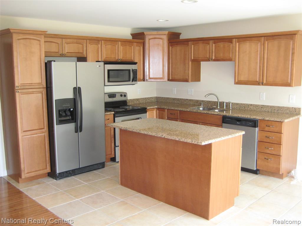 6961 Venus Dr., Troy, MI 48085 — Photo 2
