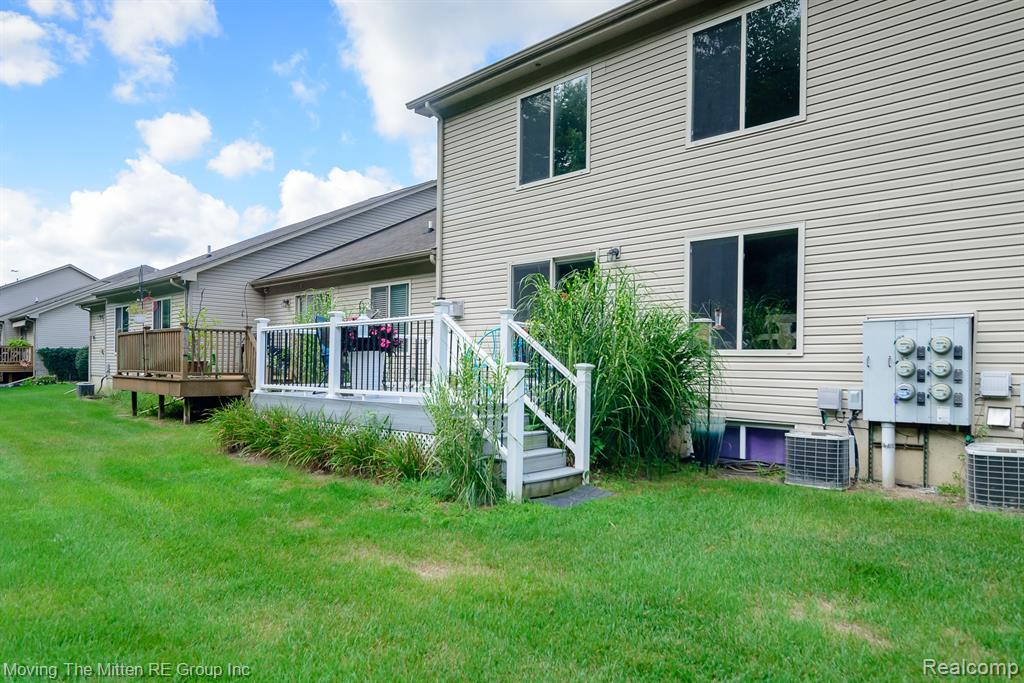 17449 Ava Court, New Boston, MI 48164 — Photo 38