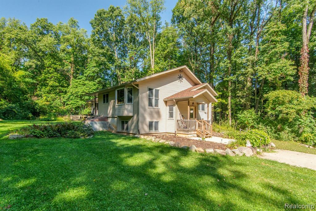11375 CLINTON Road, Rives Junction, MI 49277 — Photo 2