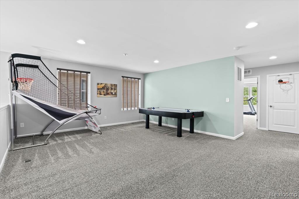 49645 Hartwick Drive, Novi, MI — Photo 38
