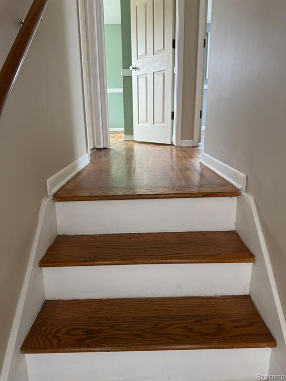 5520 Litchfield Drive, Flint, MI 48532 — Photo 9