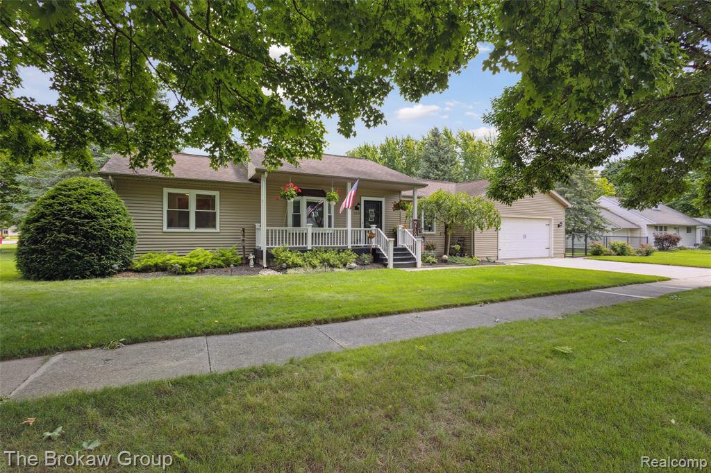 113 Beyerlein Street, Frankenmuth, MI 48734 — Photo 2