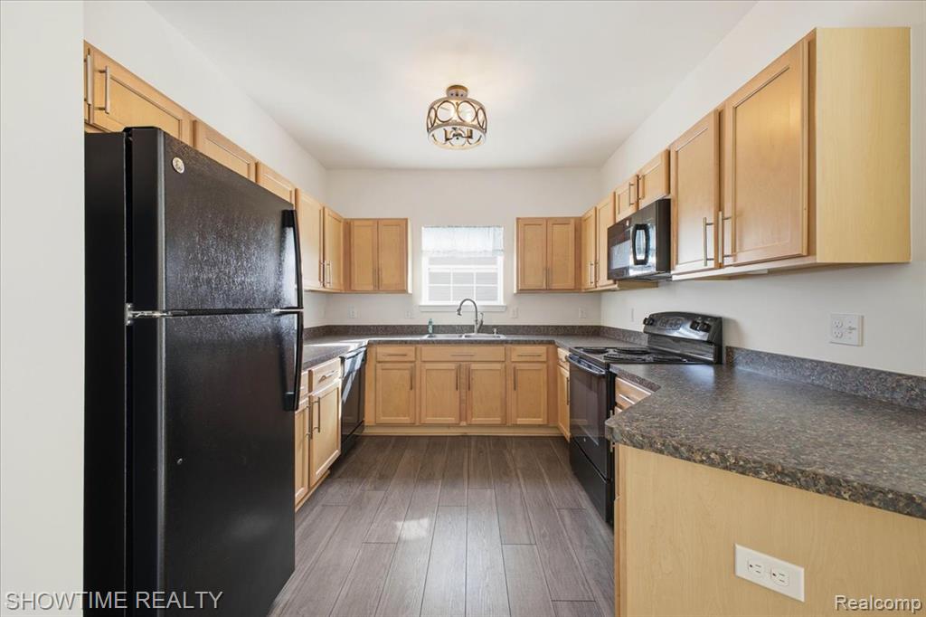 25938 MARITIME Circle S, Harrison Township, MI — Photo 4