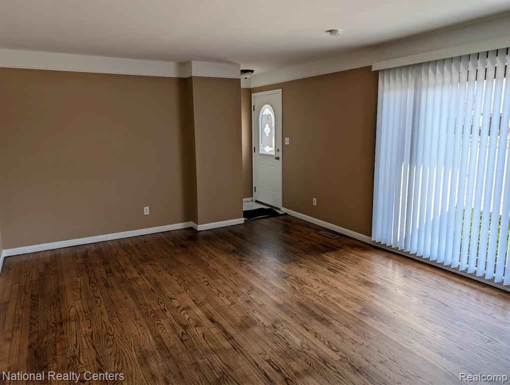 8849 Merriman Road, Livonia, MI 48150 — Photo 4
