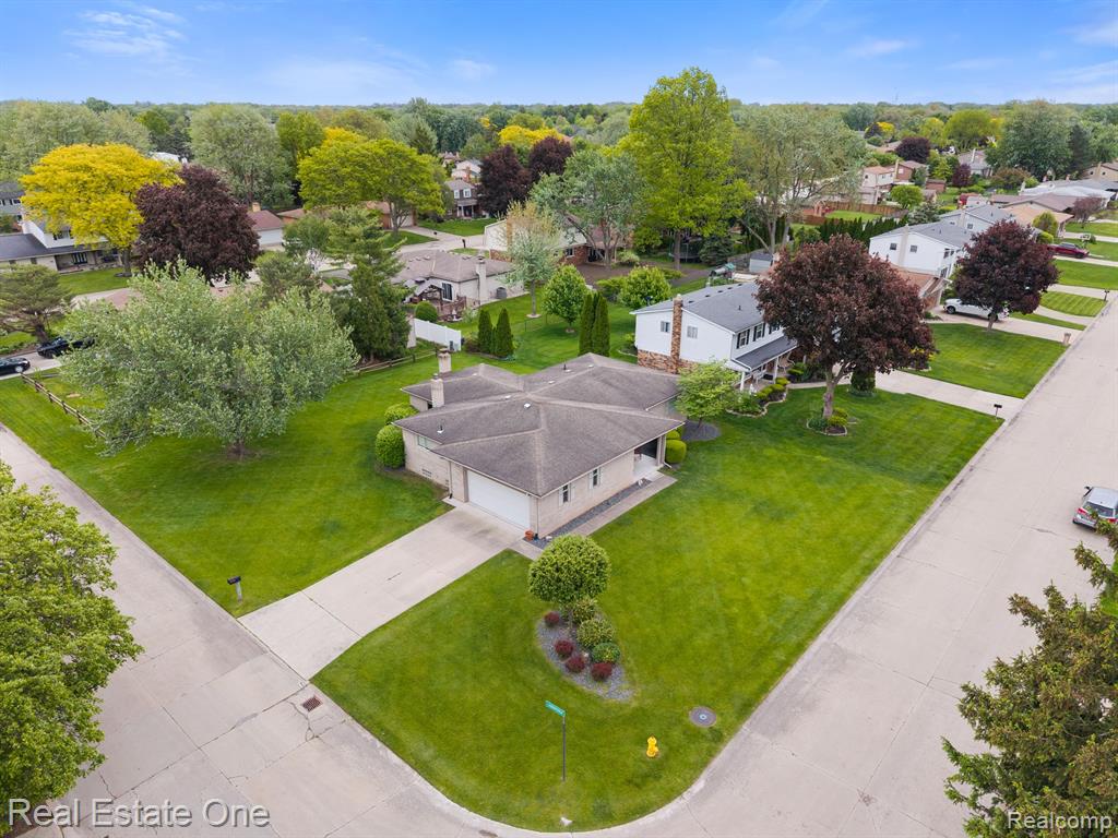 39664 Cadborough Drive, Clinton Twp, MI 48038 — Photo 45
