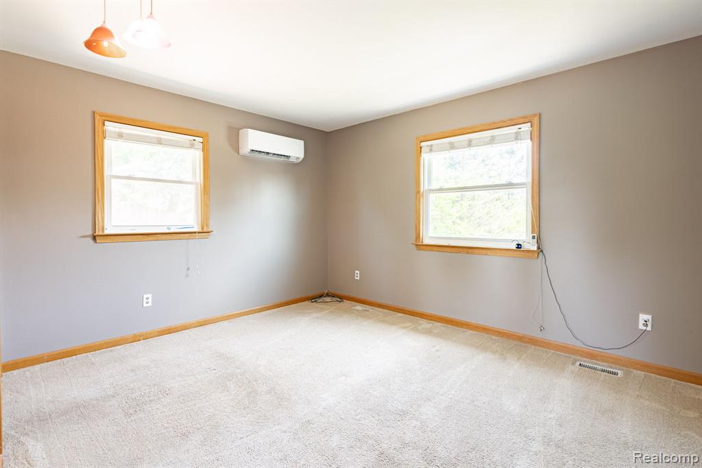 4069 Loch Drive, Highland, MI — Photo 11