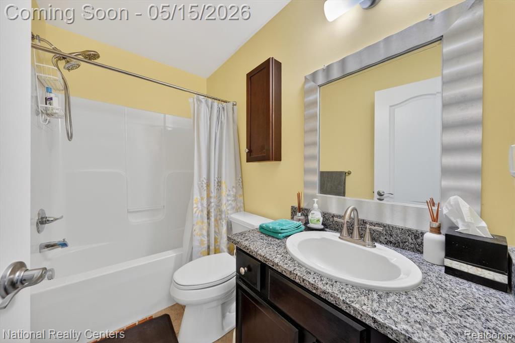 28657 Oakmonte Circle W, New Hudson, MI 48165 — Photo 25