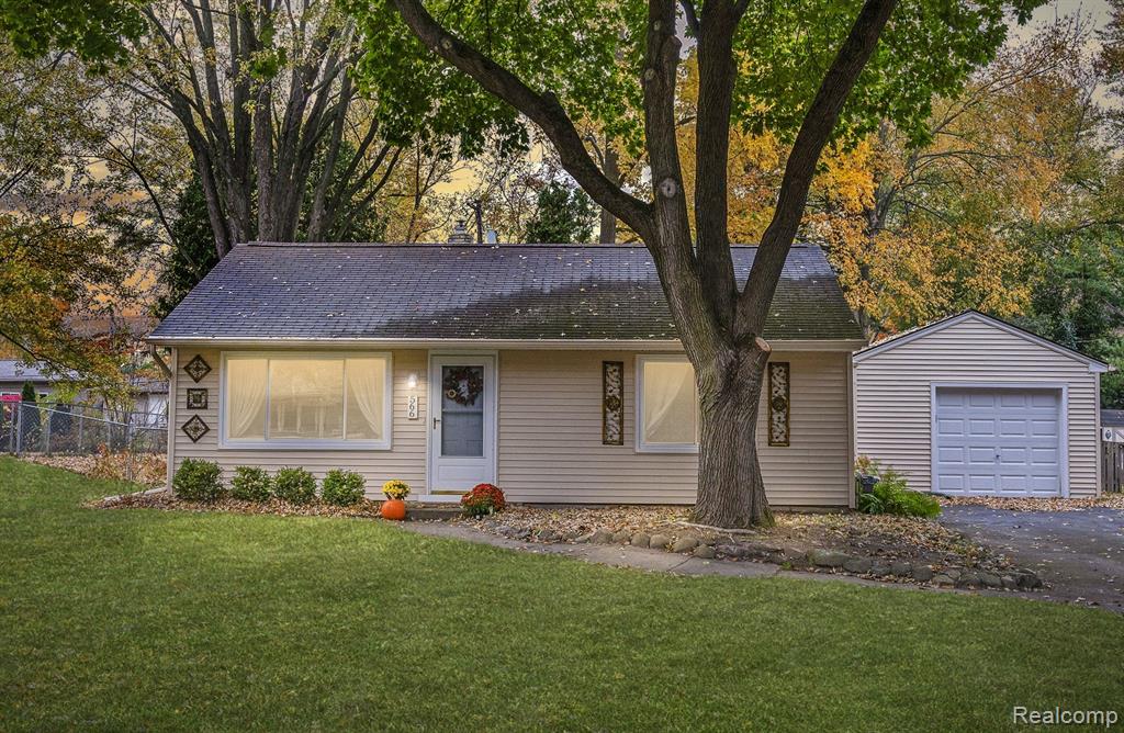 566 BAGLEY Street, Lake Orion, MI 48362 — Photo 2