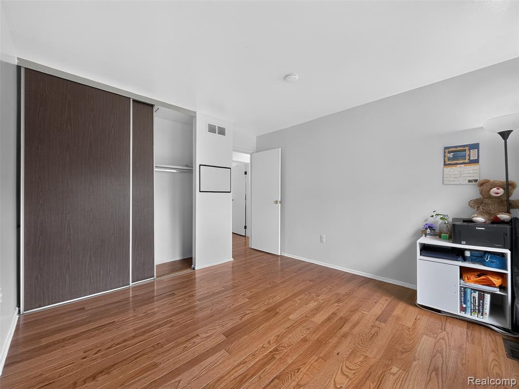 39613 Village Wood Lane, Novi, MI — Photo 19