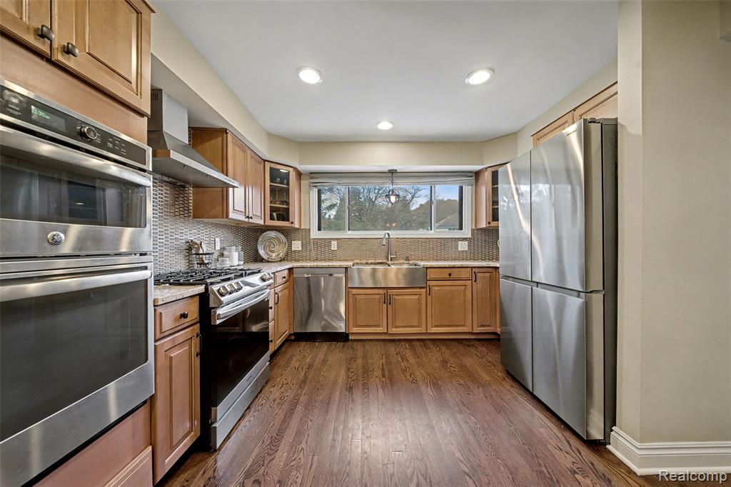 6940 Wing Lake Road, Bloomfield, MI 48301 — Photo 9