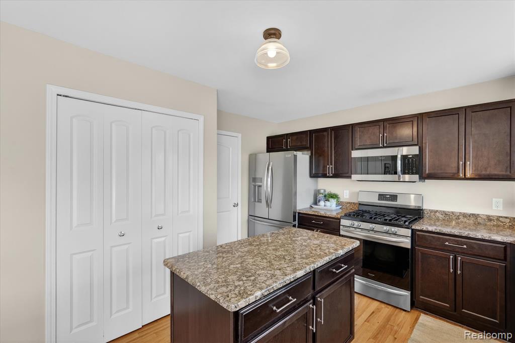 4076 Ash Tree Lane, Howell, MI 48843 — Photo 12