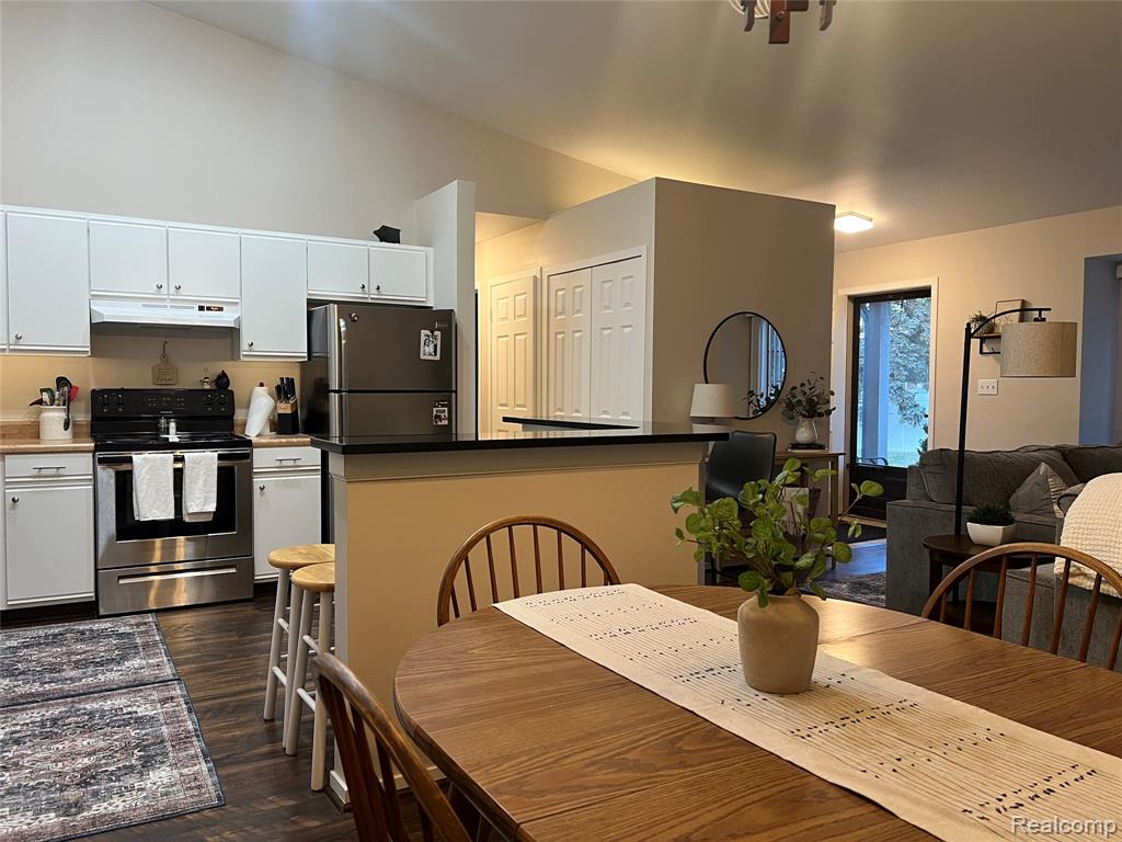 1861 N Arbor Way Drive, 26, Canton, MI 48188 — Photo 5