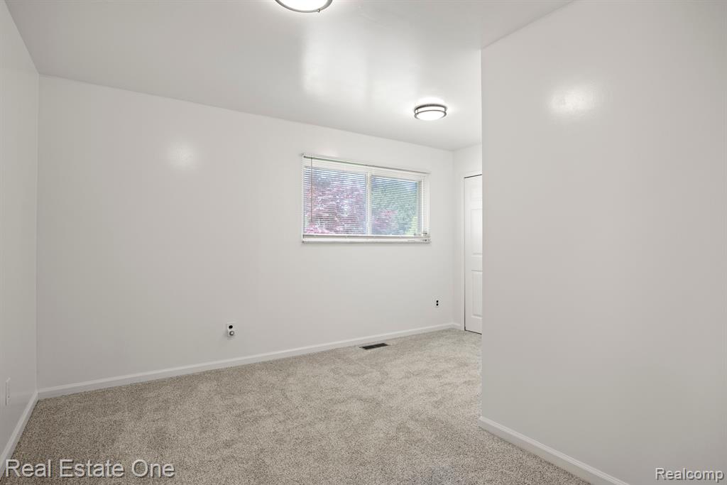 39764 BONNIE COURT, Clinton Twp, MI 48038 — Photo 21