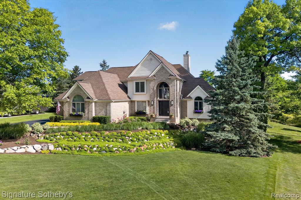 9880 Boulder Court, Davisburg, MI 48350 — front exterior