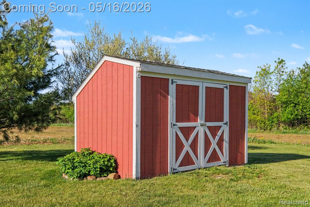 6520 Cook Road, Swartz Creek, MI 48473 — Photo 40