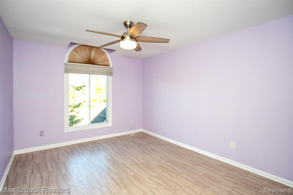 6817 Woodcrest Drive, Troy, MI 48098 — Photo 40